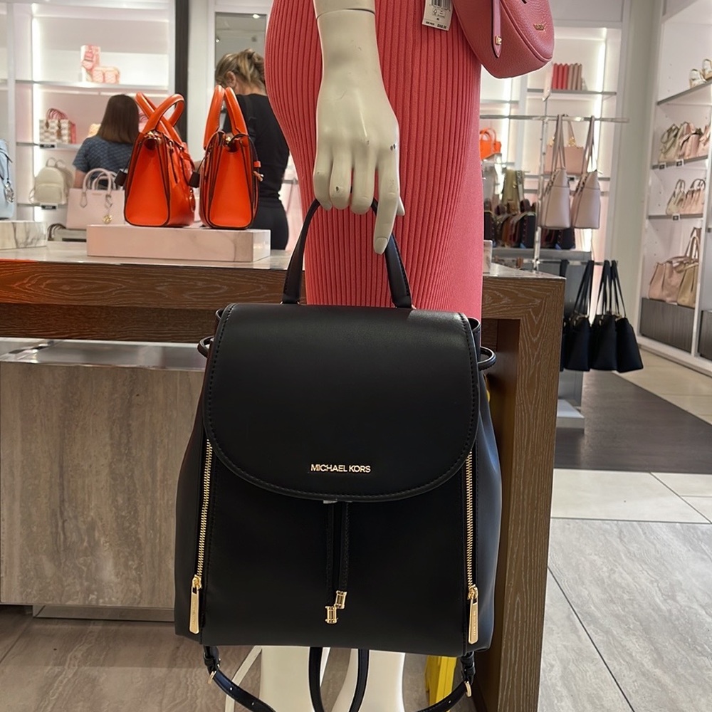 Michael Kors Backpack Bag Phoebe Medium Flap Drawstring Backpack Black
NWT - Picture 14 of 16
